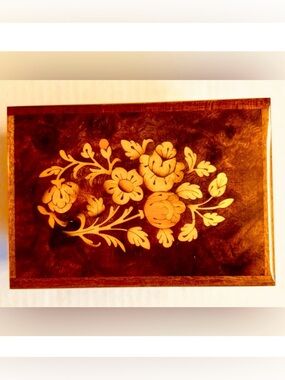 Vtg Mapsa Swiss brown wood music/jewelry box.Plays Theme from Dr.Zhivago.